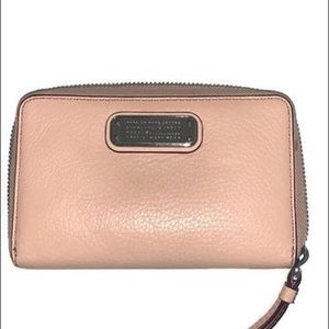 Marc Jacobs Zipper Wallet Wristlet Baby Pink